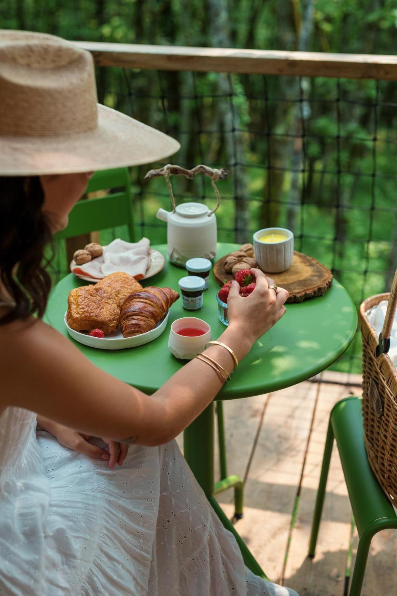 Turenne Wabi Sabi Lodge - Spa&Sauna Privatif - Foret מראה חיצוני תמונה